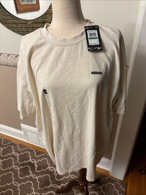 NEW Under Armour Men's Cream Short-Sleeve T-Shirt size large but fits xl or xxl